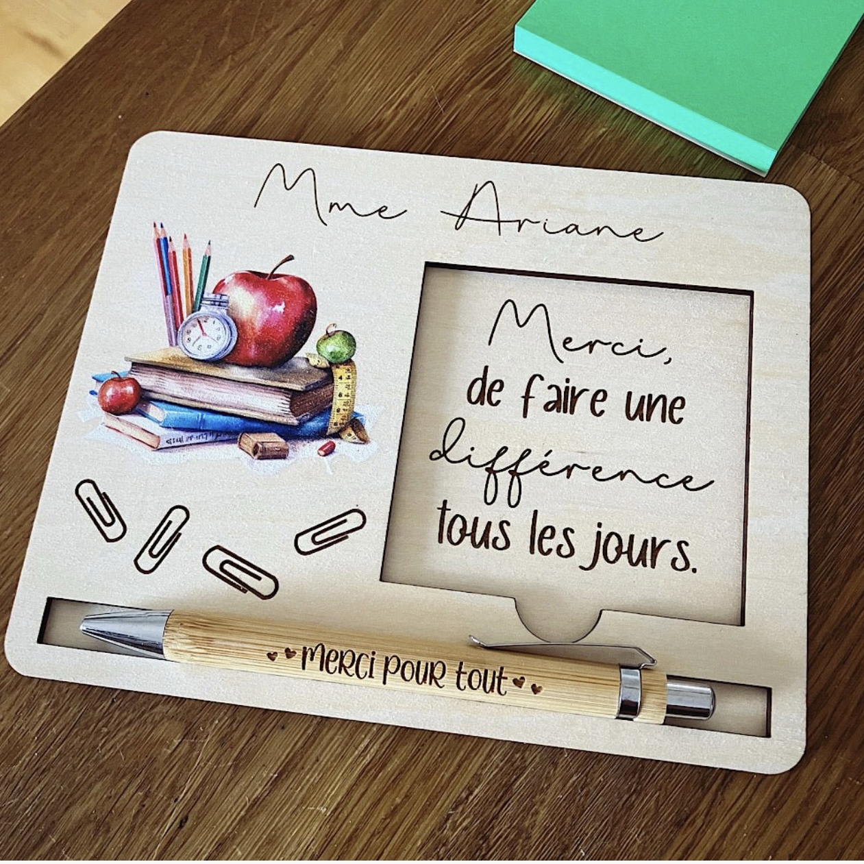 Porte bloc-notes en bois pour professeur – Image 2
